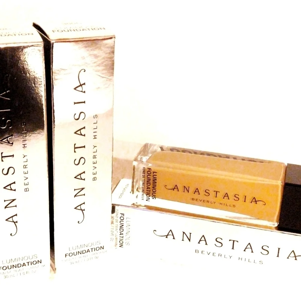 Anastasia Beverly‎ Hills Luminous  Foundation color: 360C LONGWEAR Womens Makeup